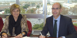 El Ministro Enrique Meyer firma un convenio con Viajes El Corte Inglés
